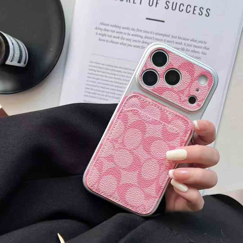 Coachアップル 15+ 14pro 16e 17カバー