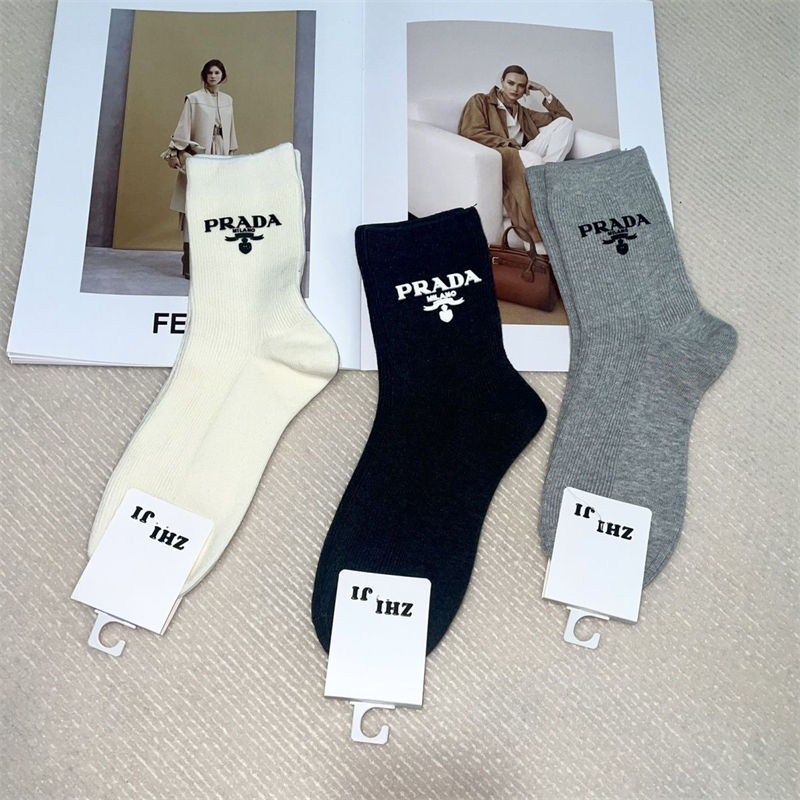 Pradaハイソックス韓国