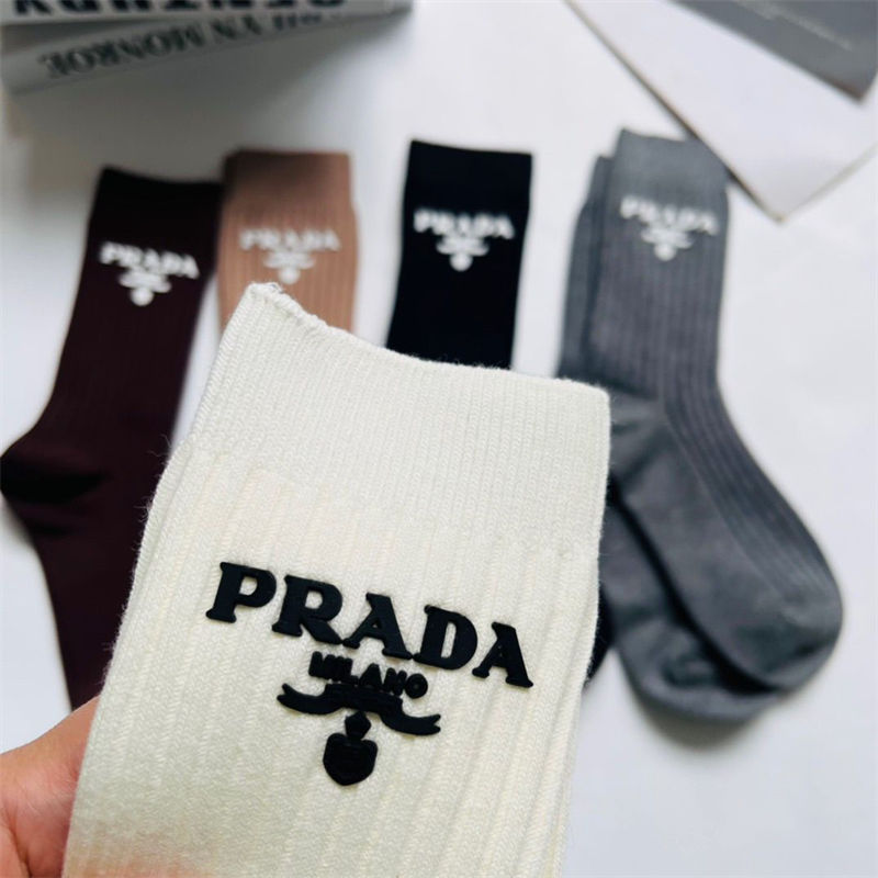 pradaパロディ靴下 韓国