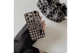 ディオール iphone 17 Galaxy s26ケースミュウミュウ LV 靴下 パロディ