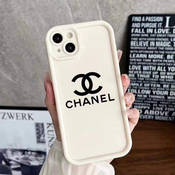 Chanel シャネル Supreme シュプリームアイフォン16 15 14プロ マックス/14プロ/14カバー 落下防止耐衝撃のiPhone 15 14 ultra plusスマホケース男女兼用iPhone 15 14 pro maxケースカバーアップル 15+ 14proブランドスマホカバー薄型オシャレ