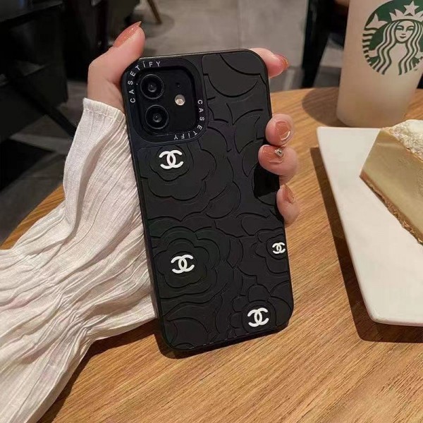 Chanel シャネルハイブランドiphone16 14 Pro Max 15 Plusケースカバーアイフォン 15 14 16プロ マックス/15プロ/16カバー 落下防止耐衝撃のiPhone 15 pro max 14  13 12 plusスマホケース男女兼用iPhone 15 14 16 pro maxケースカバー