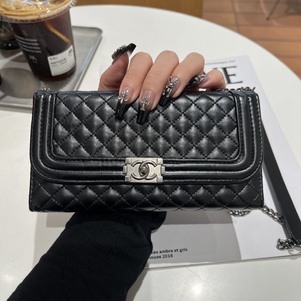 Chanel シャネルアイフォン15 plus 14pro 16 pro maxブランドケースアイフォン 15 14 16プロ マックス/15プロ/16カバー 落下防止男女兼用iPhone 15 14 16 pro maxケースカバーアップル 15+ 14pro 16ブランドスマホカバー薄型オシャレ
