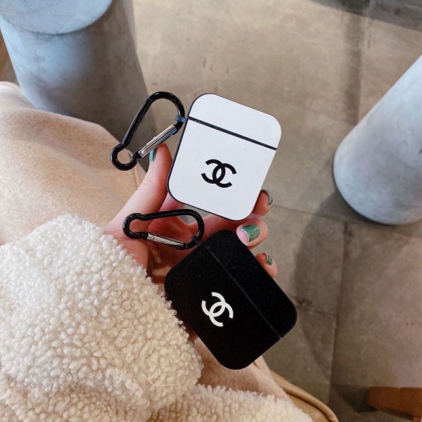 Chanel シャネル 第3世代 airpods 4/pro2 ケース ハイブランド 落下防止軽量 エアーポッズ 4/プロ2/3カバー 紛失防止airpods 4 pro2ケース シリコンairpods pro2/4 3ケース ストラップ付き