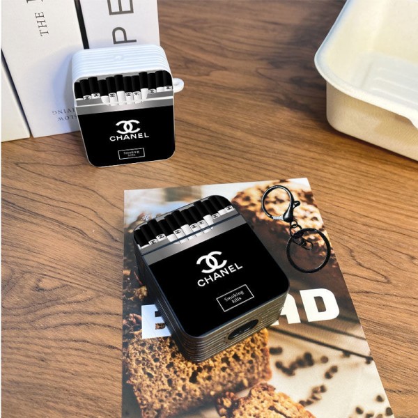 Chanel シャネル 第3世代 airpods 4/pro2 ケース ハイブランド 落下防止軽量 エアーポッズ 4/プロ2/3カバー 紛失防止ブランド Airpods Pro2/3 4メンズ レディースairpods pro2/4 3ケース ストラップ付き