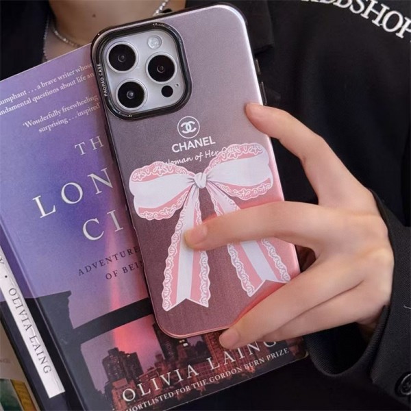 Chanel シャネル耐衝撃のiPhone  16e 15 pro max 14  13 12 plusスマホケースブランドiPhone  16プロマックス15 14スマホカバー激安アイフォン15/14 13pro 12 16+ケースブランド 手触り良い 男女兼用iPhone 15 14 16 pro maxケースカバー