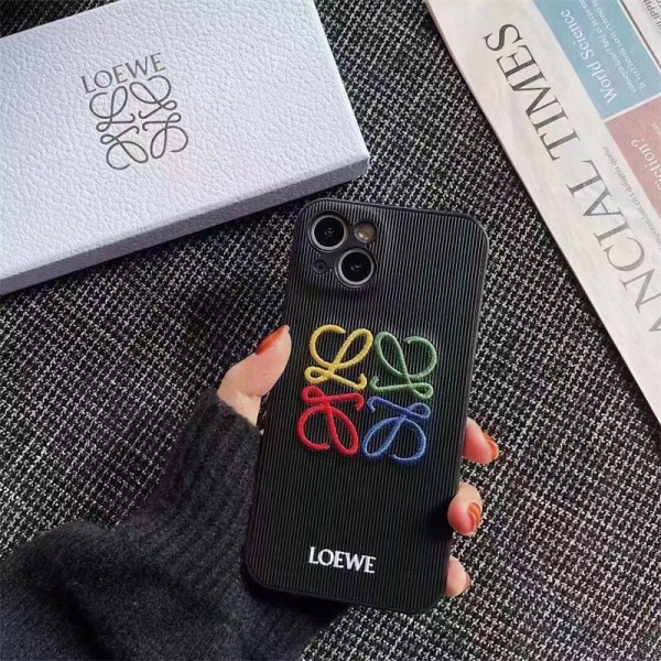 LOEWE ロエベアイフォン16 pro max 15 plus 14pro 16e ブランドケースアイフォン 16プロ マックス/15プロ/16カバー 落下防止アイフォン15/14 13pro 12 16+ケースブランド 手触り良い 男女兼用iPhone 15 14 16 pro maxケースカバー