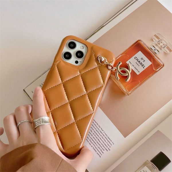 Chanel シャネルハイブランドiphone16e 14 17 Pro Max 15 Plusケースカバー Chanel アイフォン 16プロ マックス/15 17 プロ/16カバー 落下防止ブランドiPhone  16プロマックス15 14 17 スマホカバー 激安 アップル 15+ 14pro 16e 17ブランドスマホカバー薄型オシャレ