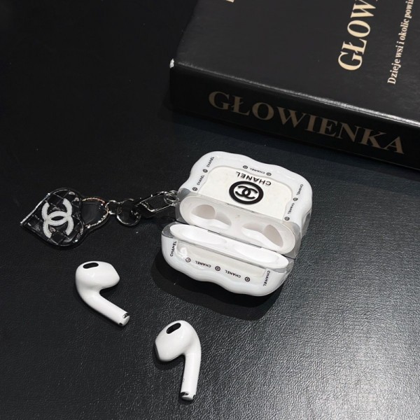 Chanel シャネルブランド Airpods Pro3/4/3/Pro2ケース 保護 エアーポッズ 第四世代ケース 便利 カラビナ付き軽量 エアーポッズ プロ3/4/プロ2/3カバー 紛失防止ブランド Airpods Pro3/Pro2/3 4メンズ レディース