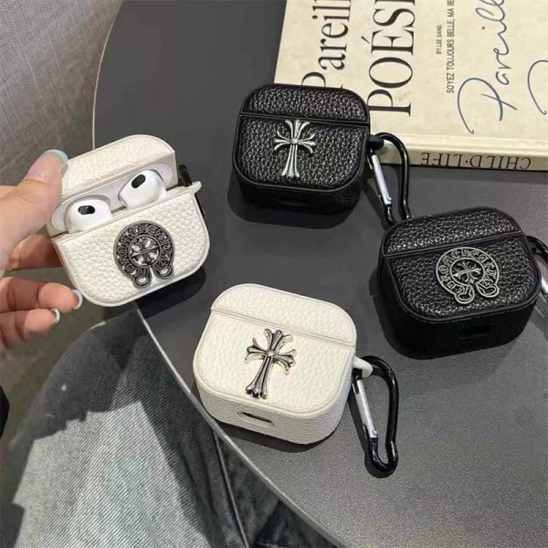 クロムハーツ Chrome Heartsブランド Airpods 4/3/Pro2ケース 保護 エアーポッズ 第四世代ケース 便利 カラビナ付き軽量 エアーポッズ 4/プロ2/3カバー 紛失防止airpods pro2/4 3ケース ストラップ付き