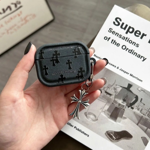 クロムハーツ Chrome Hearts 第3世代 airpods Pro3/4/pro2 ケース ハイブランド 落下防止軽量 エアーポッズ プロ3/4/プロ2/3カバー 紛失防止airpods Pro3 4 pro2ケース シリコンairpods Pro3/pro2/4 3ケース ストラップ付き