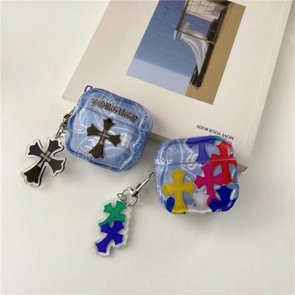 クロムハーツ Chrome Hearts エアーポッズ 第四世代ケース 便利 カラビナ付き 第3世代 airpods Pro3/4/pro2 ケース ハイブランド 落下防止airpods Pro3 4 pro2ケース シリコンairpods Pro3/pro2/4 3ケース ストラップ付き