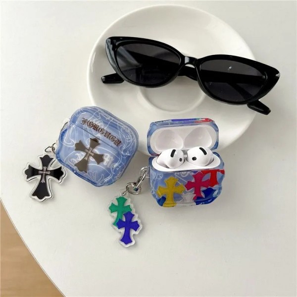 クロムハーツ Chrome Hearts エアーポッズ 第四世代ケース 便利 カラビナ付き 第3世代 airpods Pro3/4/pro2 ケース ハイブランド 落下防止airpods Pro3 4 pro2ケース シリコンairpods Pro3/pro2/4 3ケース ストラップ付き