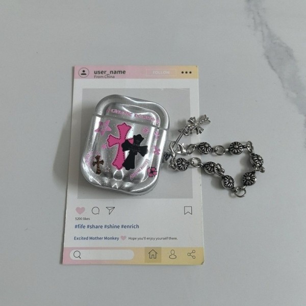 クロムハーツ Chrome Hearts エアーポッズ 第四世代ケース 便利 カラビナ付き 第3世代 airpods Pro3/4/pro2 ケース ハイブランド 落下防止ブランド Airpods Pro3/Pro2/3 4メンズ レディースairpods Pro3 4 pro2ケース シリコン