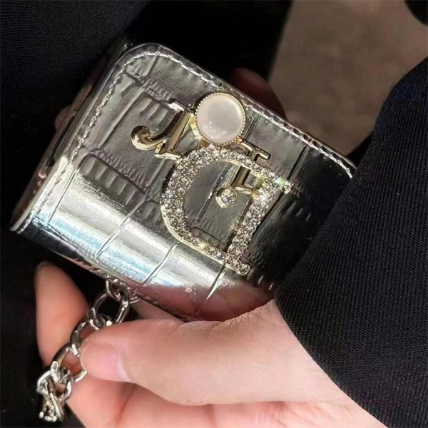 Dior ディオールブランド Airpods 4/3/Pro2ケース 保護 エアーポッズ 第四世代ケース 便利 カラビナ付き 第3世代 airpods 4/pro2 ケース ハイブランド 落下防止airpods pro2/4 3ケース ストラップ付き
