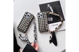 Dior クロムハーツスマホケースiphone 17Pro プラダハイソックス 秋冬向け