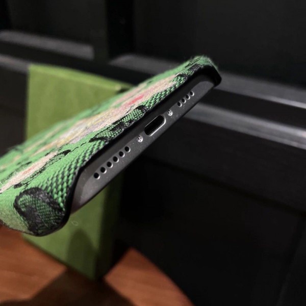Gucci グッチアイフォン16 pro max 15 plus 14pro 16e ブランドケースアイフォン 16プロ マックス/15プロ/16カバー 落下防止ブランドiPhone  16プロマックス15 14スマホカバー激安男女兼用iPhone 15 14 16 pro maxケースカバー