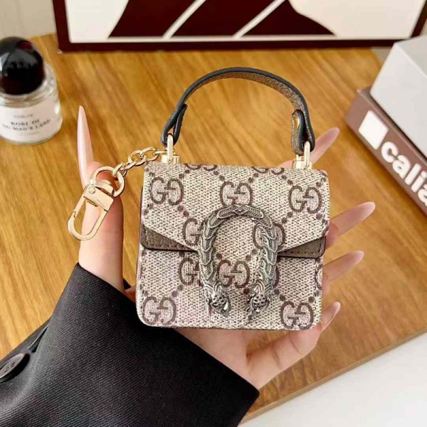 Gucci グッチ エアーポッズ 第四世代ケース 便利 カラビナ付き 第3世代 airpods Pro3/4/pro2 ケース ハイブランド 落下防止ブランド Airpods Pro3/Pro2/3 4メンズ レディースairpods Pro3 4 pro2ケース シリコン