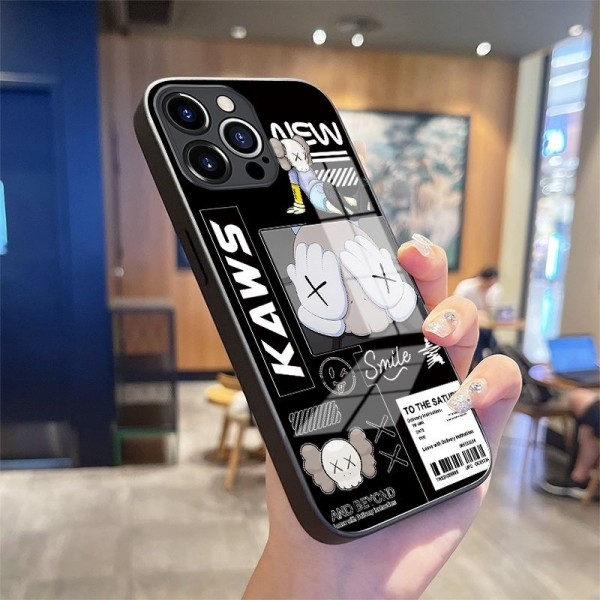 Kaws カウズ アイフォン15 plus 14pro 16 pro maxブランドケース耐衝撃のiPhone 15 pro max 14  13 12 plusスマホケースブランドiPhone 15 14 16プロマックススマホカバー激安アイフォン15/14 13pro 12 miniケースブランド 手触り良い 