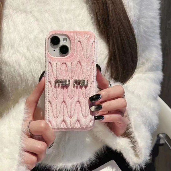 MiuMiu ミュウミュウ ハイブランドiphone 14 Pro Max 15 Plusケースカバー耐衝撃のiPhone 15 14 ultra plusスマホケース男女兼用iPhone 15 14 pro maxケースカバーアップル 15+ 14proブランドスマホカバー薄型オシャレ