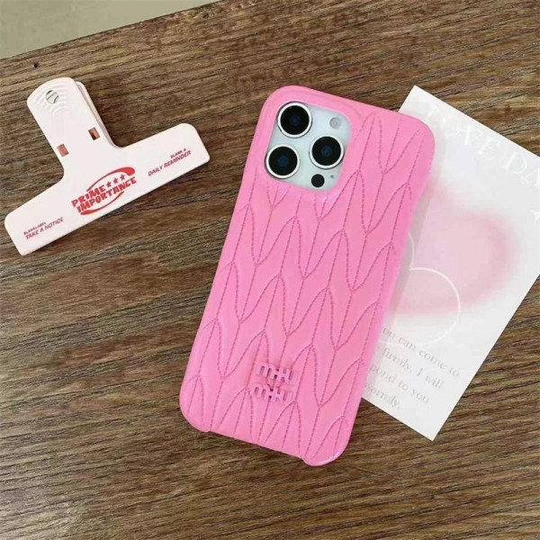 ミュウミュウ MiuMiuハイブランドiphone16e 14 Pro Max 15 Plusケースカバー耐衝撃のiPhone  16e 15 pro max 14  13 12 plusスマホケースアイフォン15/14 13pro 12 16+ケースブランド 手触り良い アップル 15+ 14pro 16eブランドスマホカバー薄型オシャレ