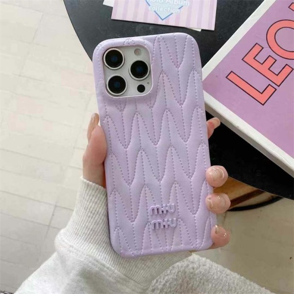 ミュウミュウ MiuMiuハイブランドiphone16e 14 Pro Max 15 Plusケースカバー耐衝撃のiPhone  16e 15 pro max 14  13 12 plusスマホケースアイフォン15/14 13pro 12 16+ケースブランド 手触り良い アップル 15+ 14pro 16eブランドスマホカバー薄型オシャレ