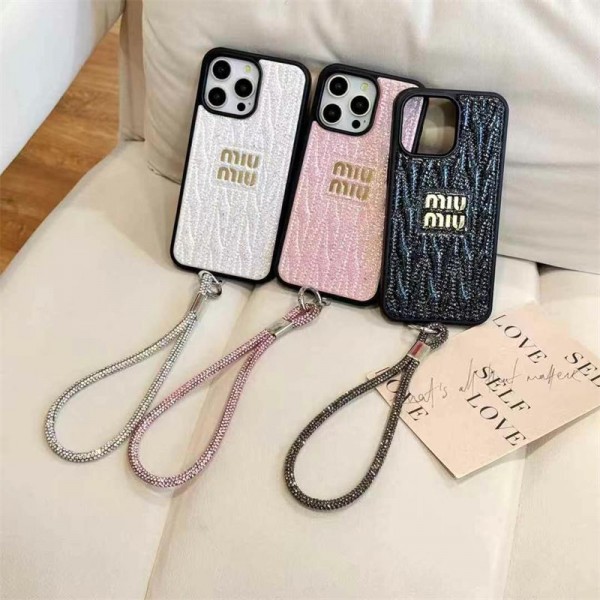 ミュウミュウ MiuMiuハイブランドiphone16e 14 Pro Max 15 Plusケースカバーアイフォン15/14 13pro 12 16+ケースブランド 手触り良い 男女兼用iPhone 15 14 16 pro maxケースカバーアップル 15+ 14pro 16eブランドスマホカバー薄型オシャレ
