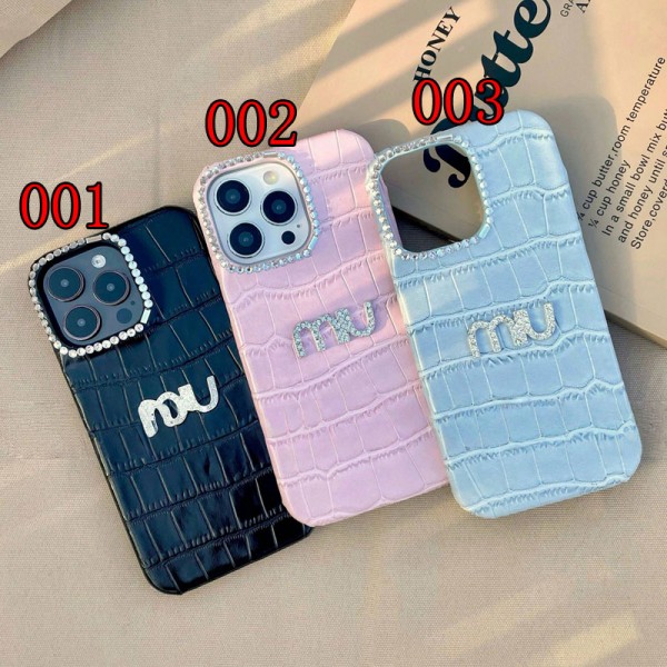 ミュウミュウ MiuMiuアイフォンAir /16プロ マックス/15 17 プロ/16カバー 落下防止耐衝撃のiPhone Air 17pro 16e 15 pro max 14  13 12 plusスマホケースアイフォン17/air/15/14 13pro 12 16+ケースブランド 手触り良い 男女兼用iPhone  Air 15 14 16 17pro maxケースカバー