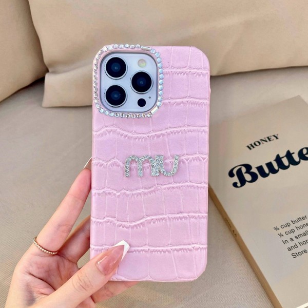 ミュウミュウ MiuMiuアイフォンAir /16プロ マックス/15 17 プロ/16カバー 落下防止耐衝撃のiPhone Air 17pro 16e 15 pro max 14  13 12 plusスマホケースアイフォン17/air/15/14 13pro 12 16+ケースブランド 手触り良い 男女兼用iPhone  Air 15 14 16 17pro maxケースカバー