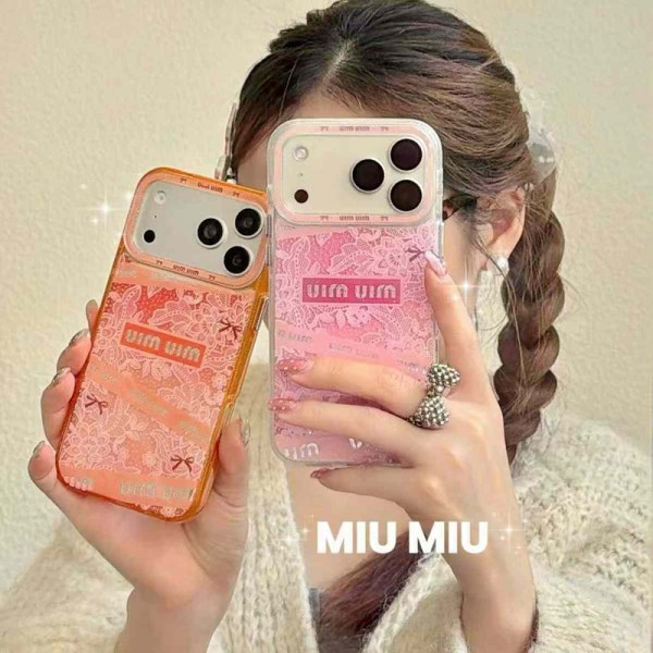 ミュウミュウ MiuMiuアイフォンAir /16プロ マックス/15 17 プロ/16カバー 落下防止耐衝撃のiPhone Air 17pro 16e 15 pro max 17eスマホケースアイフォン17/17e/15/14 13pro 12 16+ケースブランド 手触り良い 男女兼用iPhone  Air 15 14 16 17pro maxケースカバー