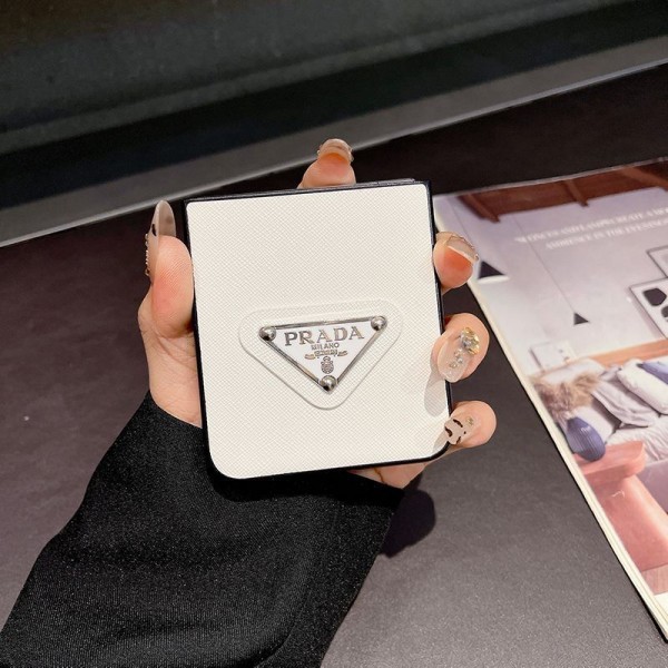 Prada プラダブランド Samsung Z Fold 7 6 5 4 flip 7 6 5 4スマホカバー 流行りGalaxy Z Flip7 5 4 6スマホケース 携帯カバー Prada ギャラクシー Z Fold6 7 5/Fold7 5 4 6ケース ビジネス 高品質 メンズGalaxy Z Flip7/6/5/4ケース 高級感 シンプル 逸品