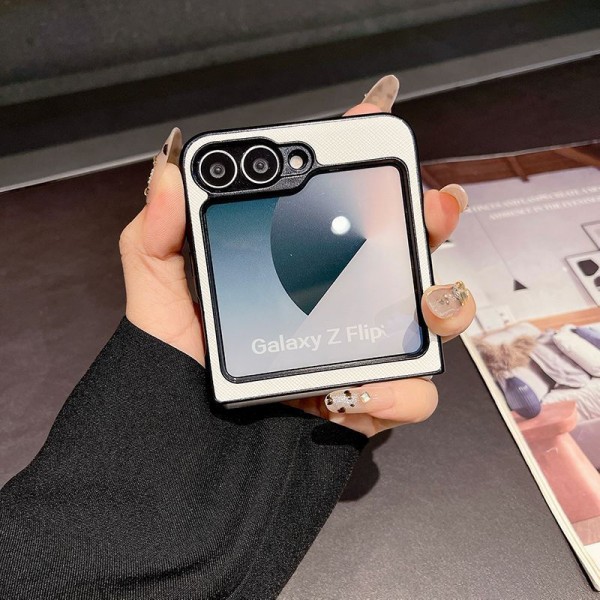 Prada プラダブランド Samsung Z Fold 7 6 5 4 flip 7 6 5 4スマホカバー 流行りGalaxy Z Flip7 5 4 6スマホケース 携帯カバー Prada ギャラクシー Z Fold6 7 5/Fold7 5 4 6ケース ビジネス 高品質 メンズGalaxy Z Flip7/6/5/4ケース 高級感 シンプル 逸品
