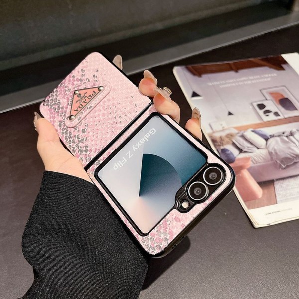 Prada プラダブランド Samsung Z Fold 7 6 5 4 flip 7 6 5 4スマホカバー 流行りかわいいGalaxy Z flip Fold 5 4 6 7 ケース 耐衝撃レザーギャラクシー Z Fold6 7 5/Fold7 5 4 6ケース ビジネス 高品質 メンズGalaxy Z Flip7/6/5/4ケース 高級感 シンプル 逸品
