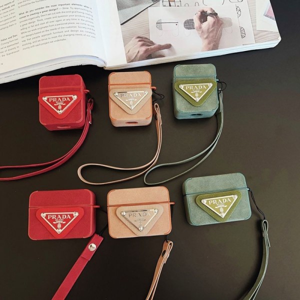Prada プラダブランド Airpods Pro3/4/3/Pro2ケース 保護 第3世代 airpods Pro3/4/pro2 ケース ハイブランド 落下防止軽量 エアーポッズ プロ3/4/プロ2/3カバー 紛失防止airpods Pro3/pro2/4 3ケース ストラップ付き