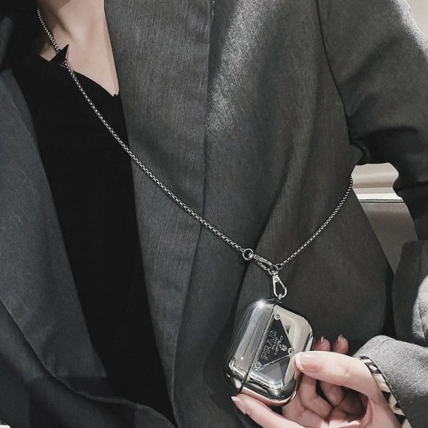 Prada プラダブランド Airpods Pro3/4/3/Pro2ケース 保護 エアーポッズ 第四世代ケース 便利 カラビナ付きブランド Airpods Pro3/Pro2/3 4メンズ レディースairpods Pro3/pro2/4 3ケース ストラップ付き