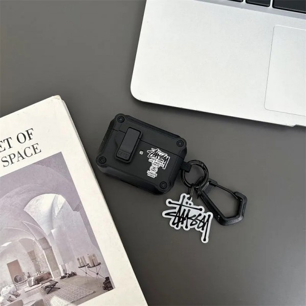 Stussy ステューシーブランド Airpods Pro3/4/3/Pro2ケース 保護 エアーポッズ 第四世代ケース 便利 カラビナ付き軽量 エアーポッズ プロ3/4/プロ2/3カバー 紛失防止ブランド Airpods Pro3/Pro2/3 4メンズ レディース