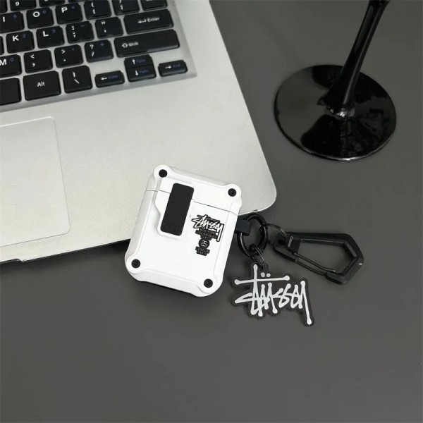 Stussy ステューシーブランド Airpods Pro3/4/3/Pro2ケース 保護 エアーポッズ 第四世代ケース 便利 カラビナ付き軽量 エアーポッズ プロ3/4/プロ2/3カバー 紛失防止ブランド Airpods Pro3/Pro2/3 4メンズ レディース