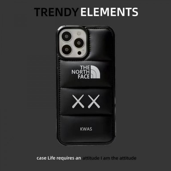 Kaws カウズ ザ・ノース・フェイス THE NORTH FACEアイフォン15 plus 14proブランドケース耐衝撃のiPhone 15 pro max 14  plusスマホケース男女兼用iPhone 15 14 pro maxケースカバーアップル 15+ 14proブランドスマホカバー薄型オシャレ