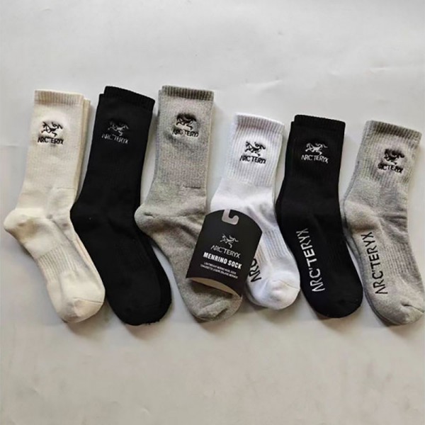 ARC'TERYX アークテリクスソックス ブランド スポーツ コピーパロディ靴下 韓国 安いブランド激安靴下メンズレディーススーパーコピー冷え性対策グッズ 靴下 ソックス ハイブランド あったかグッズ 