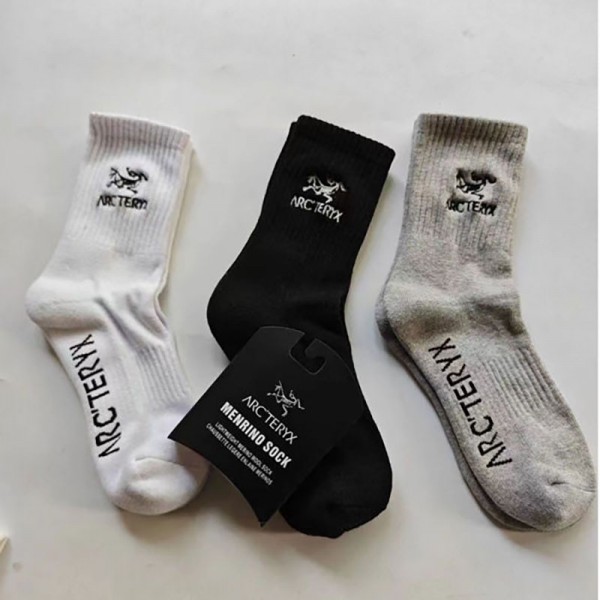 ARC'TERYX アークテリクスソックス ブランド スポーツ コピーパロディ靴下 韓国 安いブランド激安靴下メンズレディーススーパーコピー冷え性対策グッズ 靴下 ソックス ハイブランド あったかグッズ 