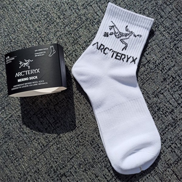 ARC'TERYX アークテリクスソックス ブランド スポーツソックス コピーパロディ 3足セット 靴下 韓国 安い厚手ソックス 冬秋 保温 ルームソックス ブランド通販
