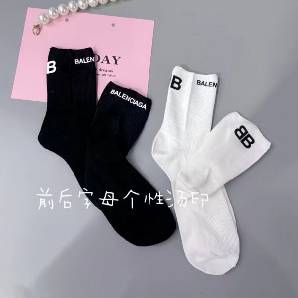 Balenciaga 靴下 メンズ バレンシアガ ソックス 韓国ブランド コピー ハイブランド スットキング 2足セット  涼しい ムレない おしゃれ 綿 春夏秋 靴下夏 綿 薄手 通気性 おしゃれ スポーツ くつしたランニング ゴルフ靴下 吸汗速乾 蒸れない スニーカーソックス