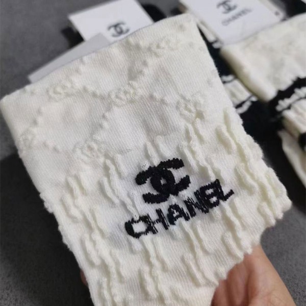 Chanel シャネルソックス ブランド スポーツ コピールームソックス 冬秋ブランド 激安 靴下 5足セット メンズレディーススーパーコピー 保温 ルームソックス ブランド通販