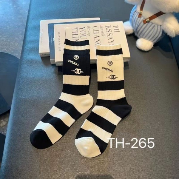 Chanel シャネルソックス ブランド スポーツ コピーパロディ靴下 韓国 安い韓国 冷えとりくつした  保温 ルームソックス ブランド通販