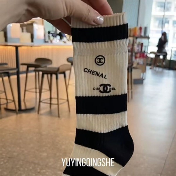 Chanel シャネルソックス ブランド スポーツ コピーパロディ靴下 韓国 安い韓国 冷えとりくつした  保温 ルームソックス ブランド通販