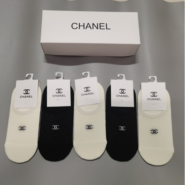 Chanel シャネル激安 ソックス ブランド フットカバー スニーカーイン夏 綿 薄手 通気性 おしゃれ スポーツ くつしたパロディ靴下 韓国 安いランニング ゴルフ靴下 吸汗速乾 蒸れない スニーカーソックス