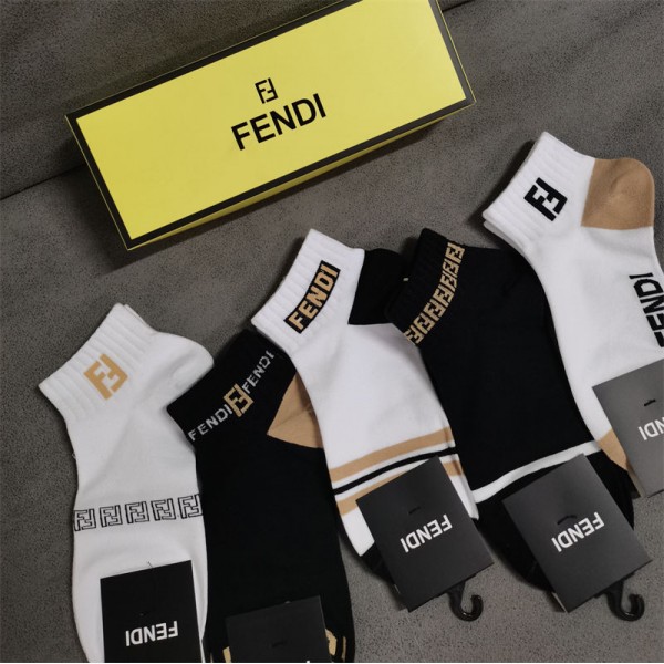 Fendi フェンディ激安 ソックス ブランド フットカバー スニーカーインハイブランド 涼しい ムレない おしゃれ 綿 春夏秋 靴下パロディ靴下 韓国 安いランニング ゴルフ靴下 吸汗速乾 蒸れない スニーカーソックス