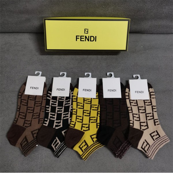 Fendi フェンディ韓国ブランド コピー 靴下激安 ソックス ブランド フットカバー スニーカーイン夏 綿 薄手 通気性 おしゃれ スポーツ くつしたランニング ゴルフ靴下 吸汗速乾 蒸れない スニーカーソックス