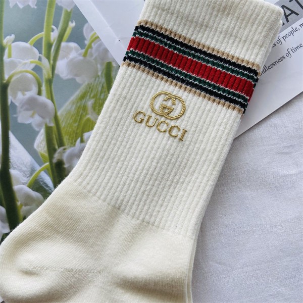 Gucci グッチブランド激安靴下 2足セット メンズレディーススーパーコピー韓国 冷えとりくつした 冷え性対策グッズ 靴下 ソックス ハイブランド あったかグッズ  保温 ルームソックス ブランド通販