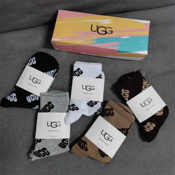 Gucci グッチブランド靴下 偽物ソックス ブランド スポーツ コピーパロディ靴下 韓国 安い冷え性対策グッズ 靴下 ソックス ハイブランド あったかグッズ 